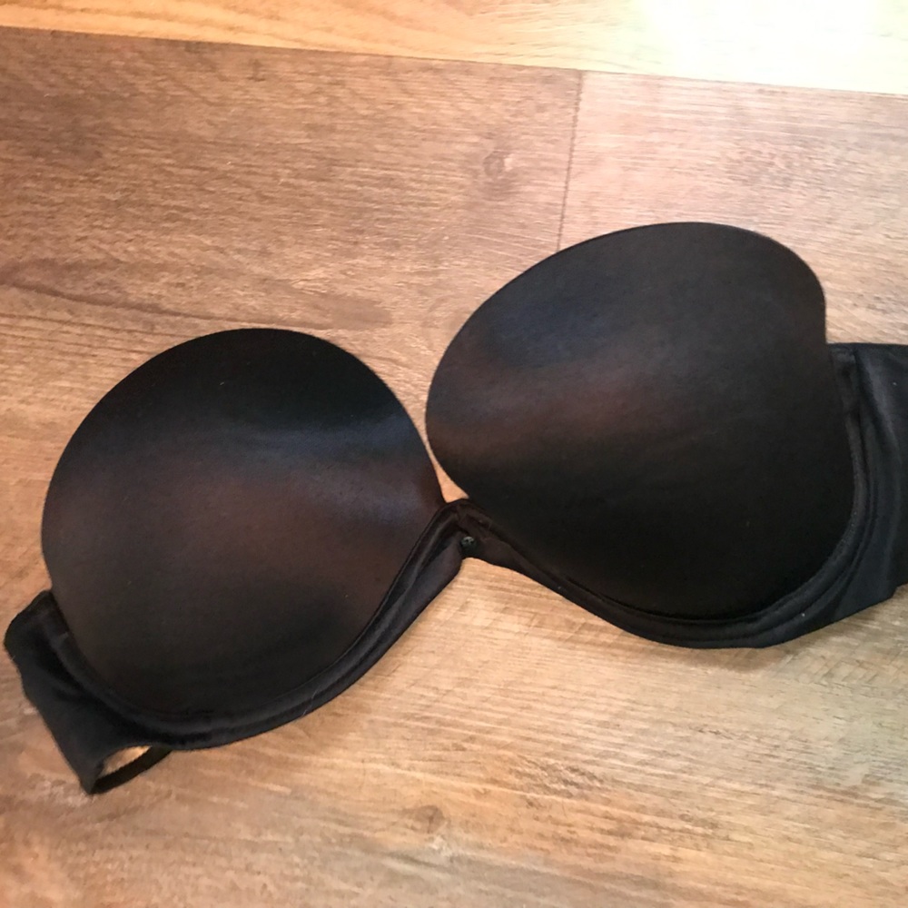 Victoria secret Very sexy black strapless bra 32DD